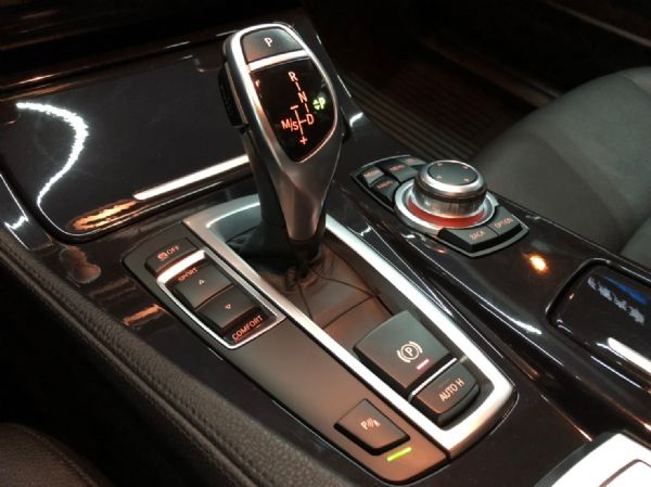 2014年 BMW 528i 2.0 照片5