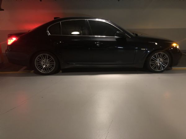 BMW 523i 照片5