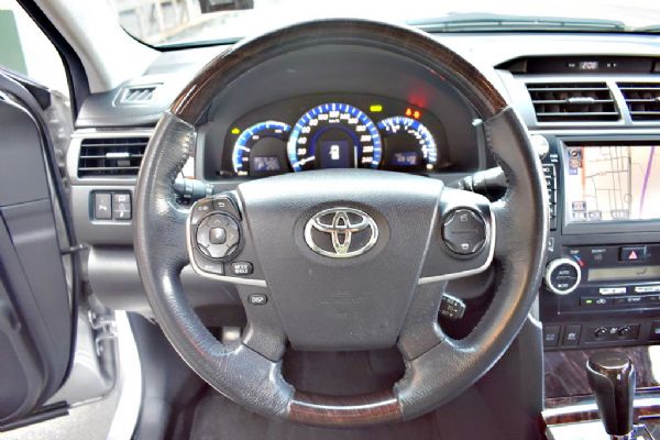 CAMRY 油電Q版 免頭款全額貸免保人 照片6