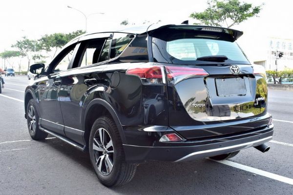 RAV4 小改款 免頭款全額貸免保人 照片4