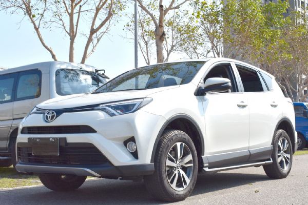 RAV4 2.0 免保人免頭款全額貸 照片1