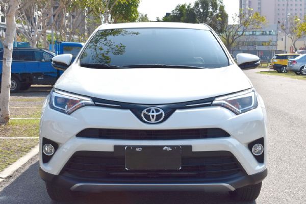 RAV4 2.0 免保人免頭款全額貸 照片2