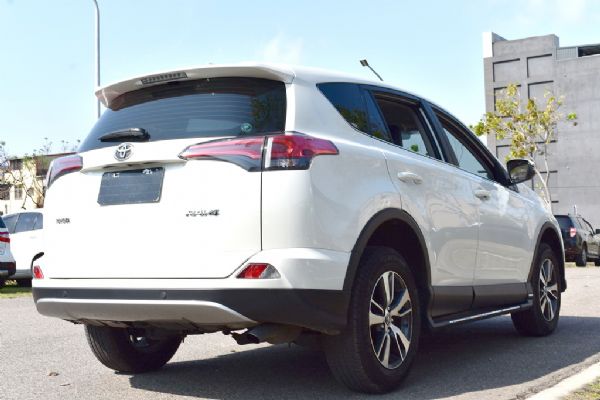 RAV4 2.0 免保人免頭款全額貸 照片3