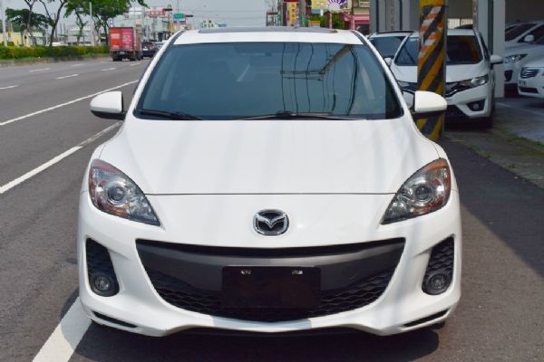 馬3 MAZDA3 免頭款全額貸免保人 照片2