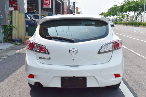 馬3 MAZDA3 免頭款全額貸免保人 照片3