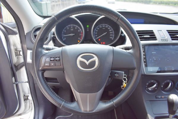 馬3 MAZDA3 免頭款全額貸免保人 照片6