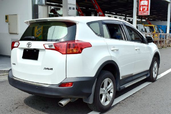 RAV4 頂級 免頭款全額貸免保人 照片4