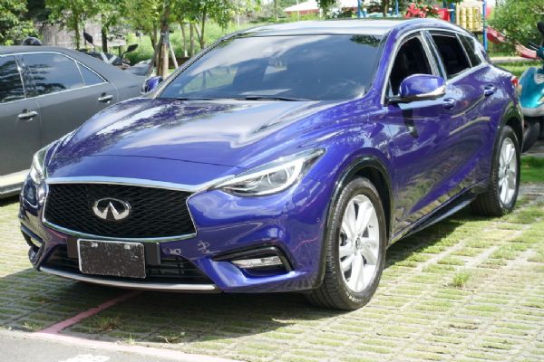 Q30 風尚版 賓士聯名車款  照片1