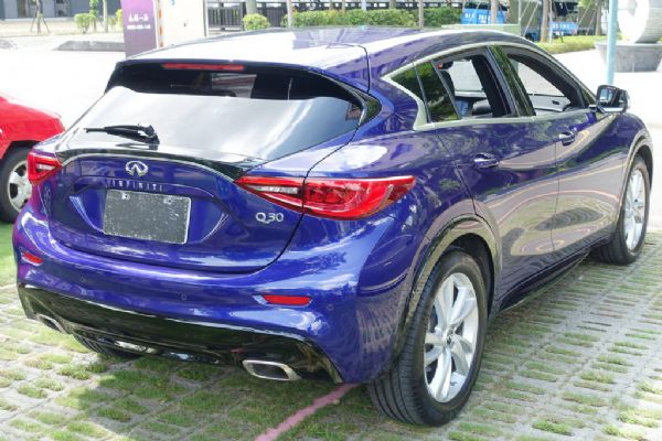 Q30 風尚版 賓士聯名車款  照片4