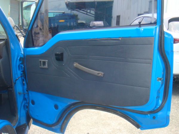 MITSUBISHI DELICA 照片4