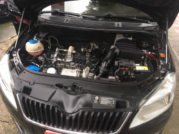 SKODA FABIA 1.2  8安  照片5