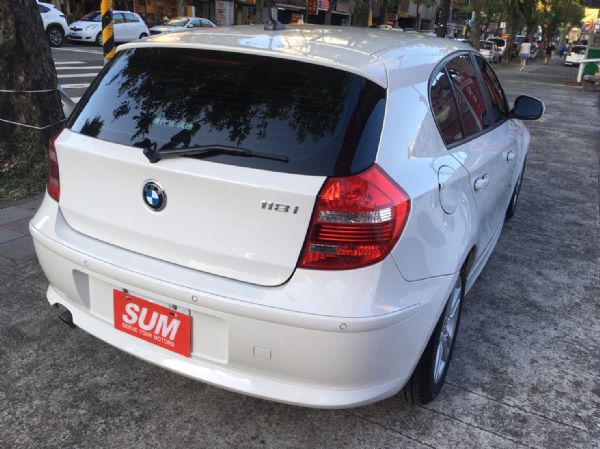 11年式 BMW 118i 2.0 白  照片2