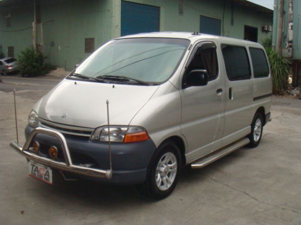 TOYOTA HIACE 照片1