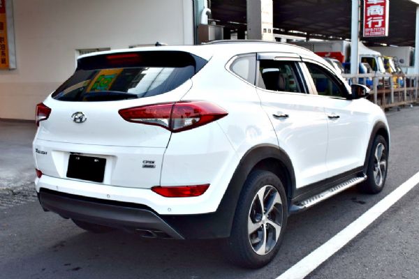 TUCSON 柴油 4WD 免頭款全額貸 照片4