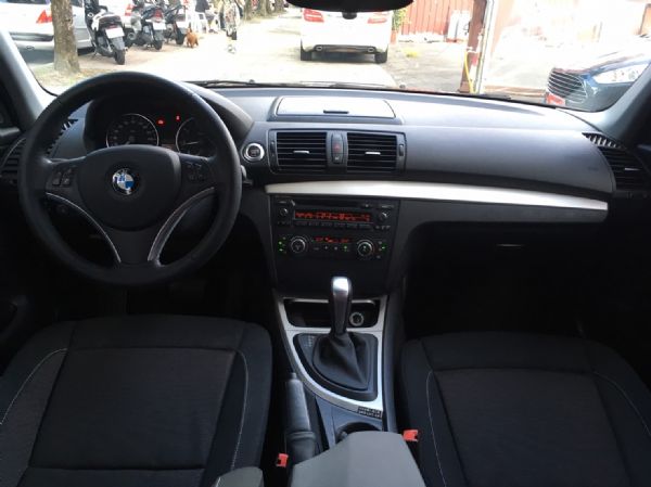 2010年 BMW 120i 2.0 黑 照片8