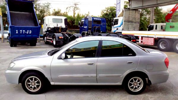 一手車 2003年SENTRA1.6 照片4