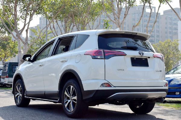 rav4 2.4  免保人免頭款全額貸 照片4