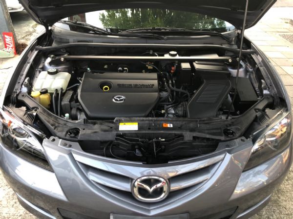 MAZDA3 2.0 僅跑8萬 鐵灰 照片5