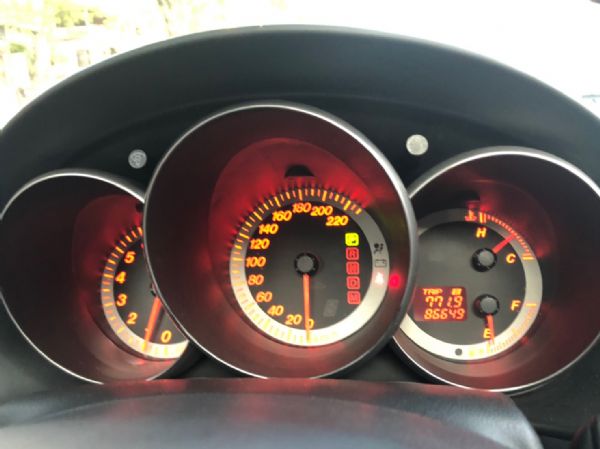 MAZDA3 2.0 僅跑8萬 鐵灰 照片9