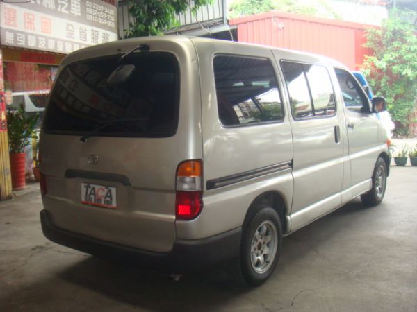 TOYOTA HIACE 照片2