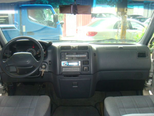 TOYOTA HIACE 照片6