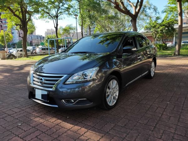 2013年 日產 仙草 1.8 深灰色  照片1