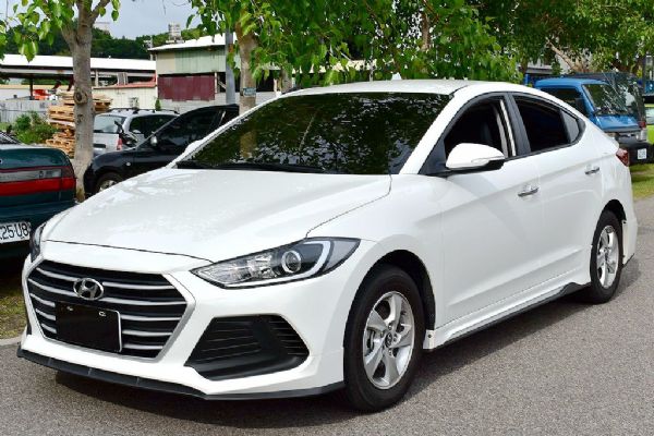 Elantra 1.6外型帥 年輕人的愛 照片1