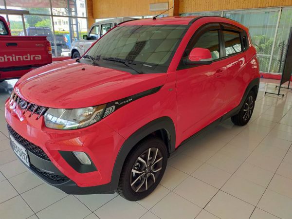 Mahinra KUV100 照片1