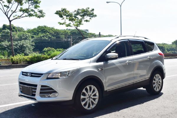 2016 KUGA 1.6 電動尾門 照片1