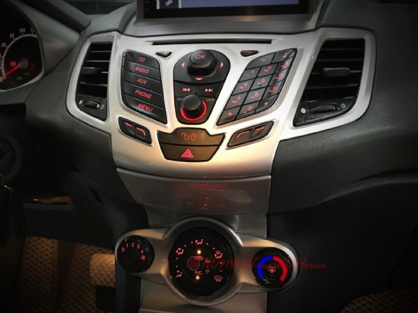 2012年Ford Fiesta  照片5