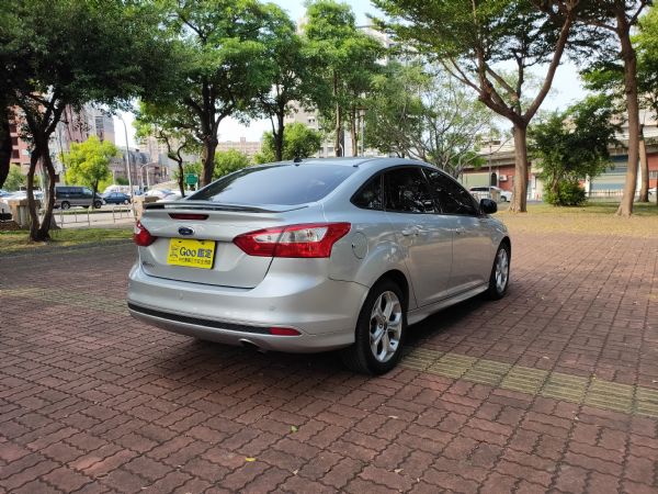 鑫宏車業2015年佛克斯四門1.6 照片2