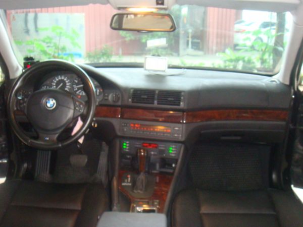 BMW 520I 照片9