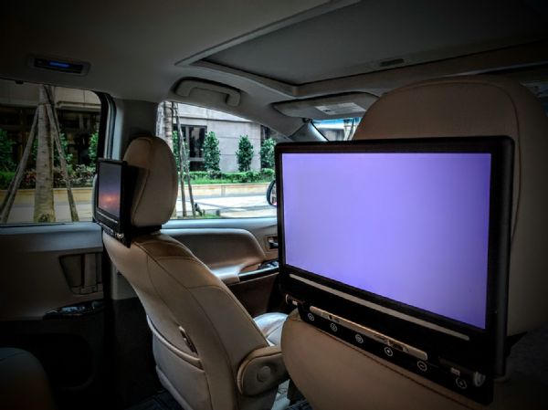 TOYOTA SIENNA 珍珠白 照片6
