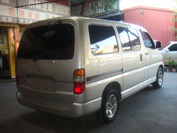 TOYOTA HIACE 照片2