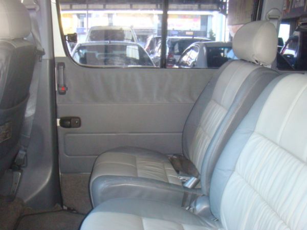 TOYOTA HIACE 照片6