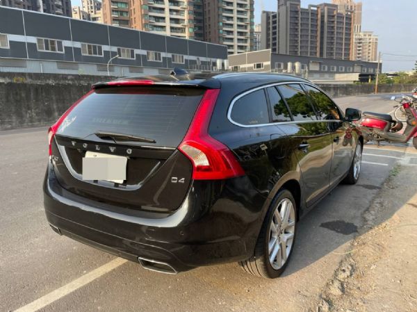 2017年 富豪 V60 五門 照片6