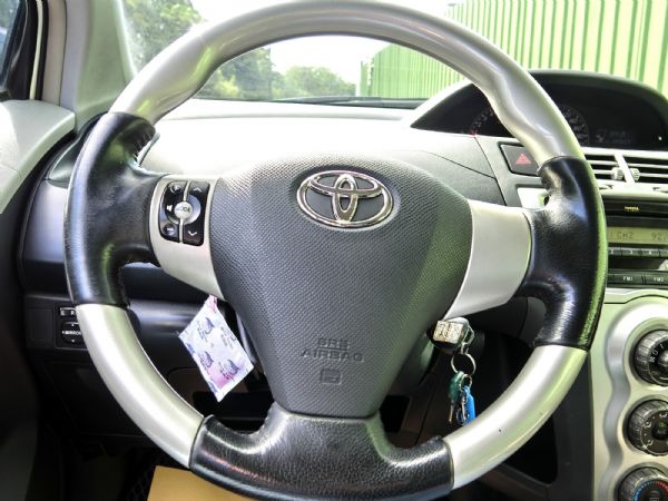 代步車 yaris 全額貸 認證車 省油 照片5