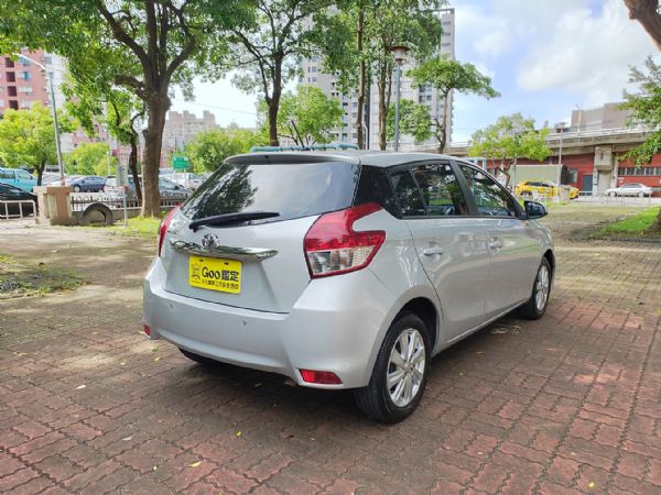 鑫宏車業2017年豐田YARIS 1.5 照片2