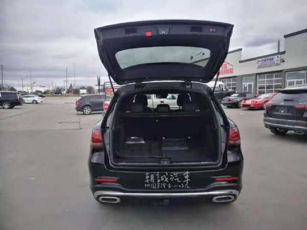 賓士 2021 GLC300 照片5