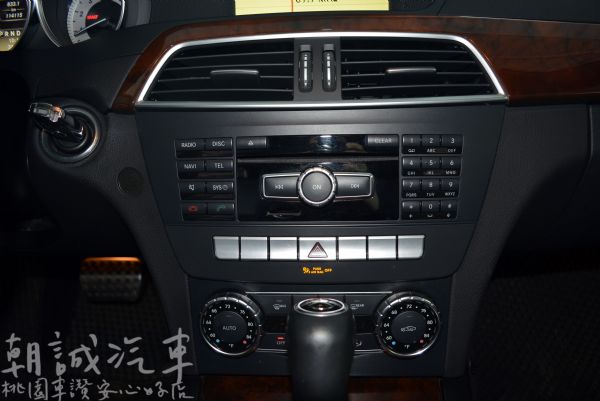 賓士 2011 C250 照片5