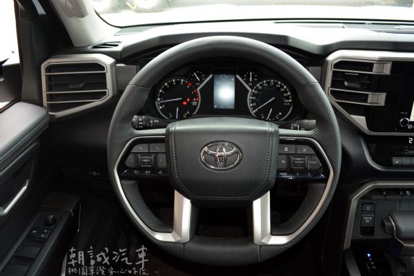Toyota 2022 tundra 照片5