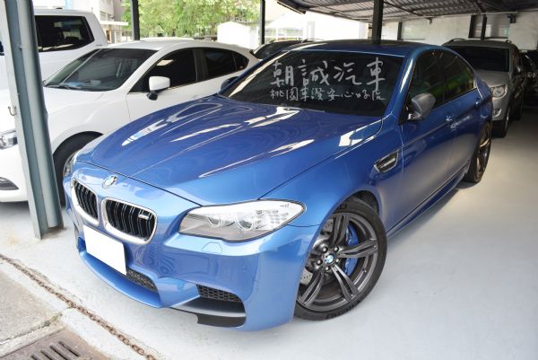 BMW 2013 M5 Sedan 照片1