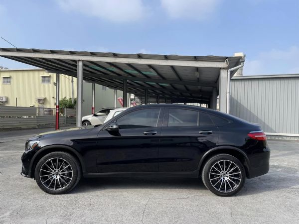 GLC300 Coupe 夜色套件 照片3