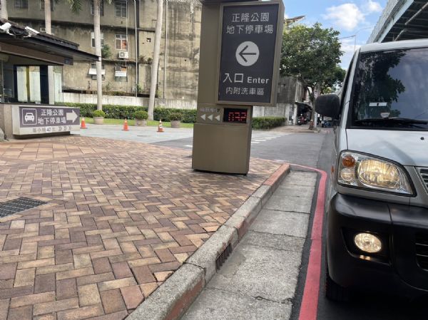 【保證實車實照實價】如有不實~整輛車送您 照片3
