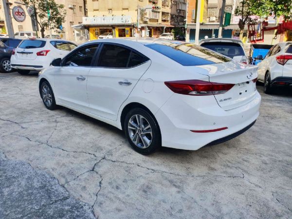 2018年HYUNDAI Elantra 照片9