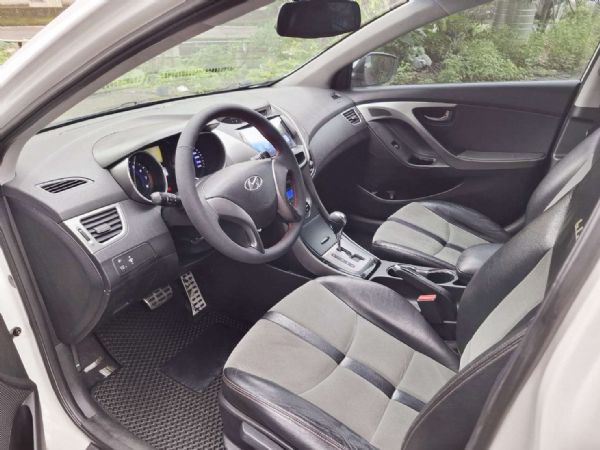 2014年HYUNDAI ELANTRA 照片4