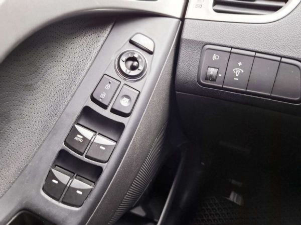 2014年HYUNDAI ELANTRA 照片6