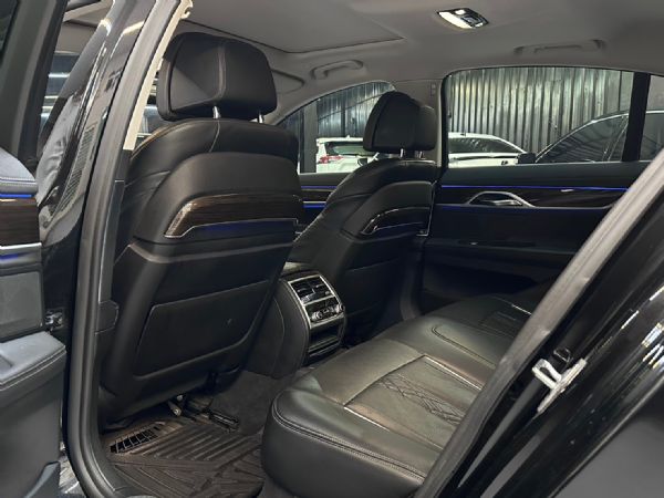 2018 730d  照片5