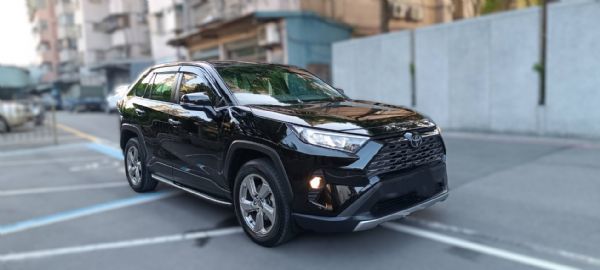 2019 TOYOTA RAV4 2.0 照片1