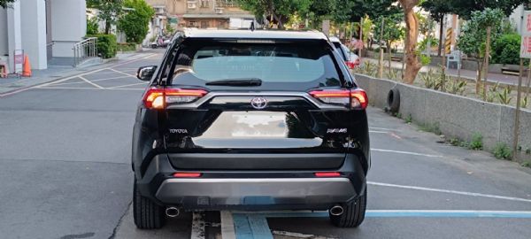 2019 TOYOTA RAV4 2.0 照片3